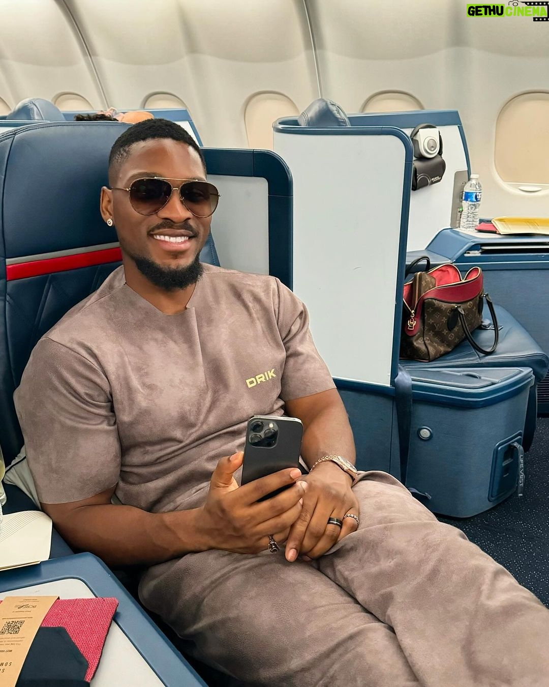 Tobi Bakre Instagram - NBA ALL STAR WEEKEND!!! And so it begins! Stay pon me gram! It's about to be a lituation! @korty_eo no go kill person. Banter about to be lit lit #NBANigeria #NBAAllStar2024 Fit by @drik.co 🔥