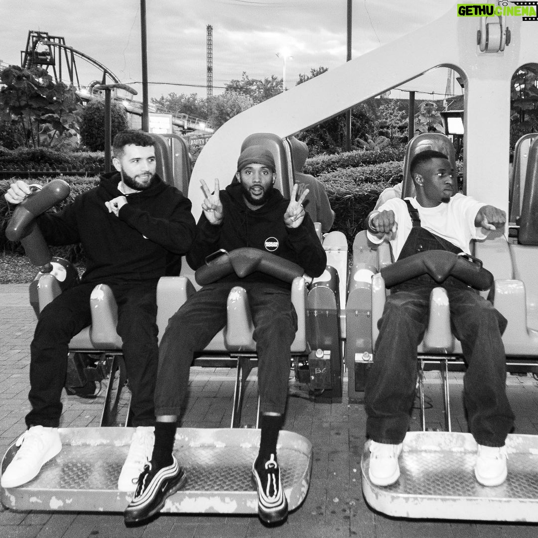 Tobi Brown Instagram - 🎢😆❤️ thank you @miniminter @thorpeparkofficial THORPE PARK Official
