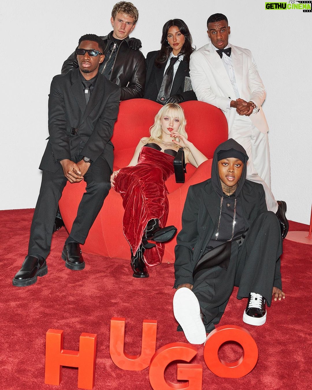 Tobi Brown - 298.6K Likes - Humbled. Honoured. Grateful.
Thank you @hugo_official for having me at the BRITs and allowing me to meet a lovely group of people ๐ซถ๐ฟ