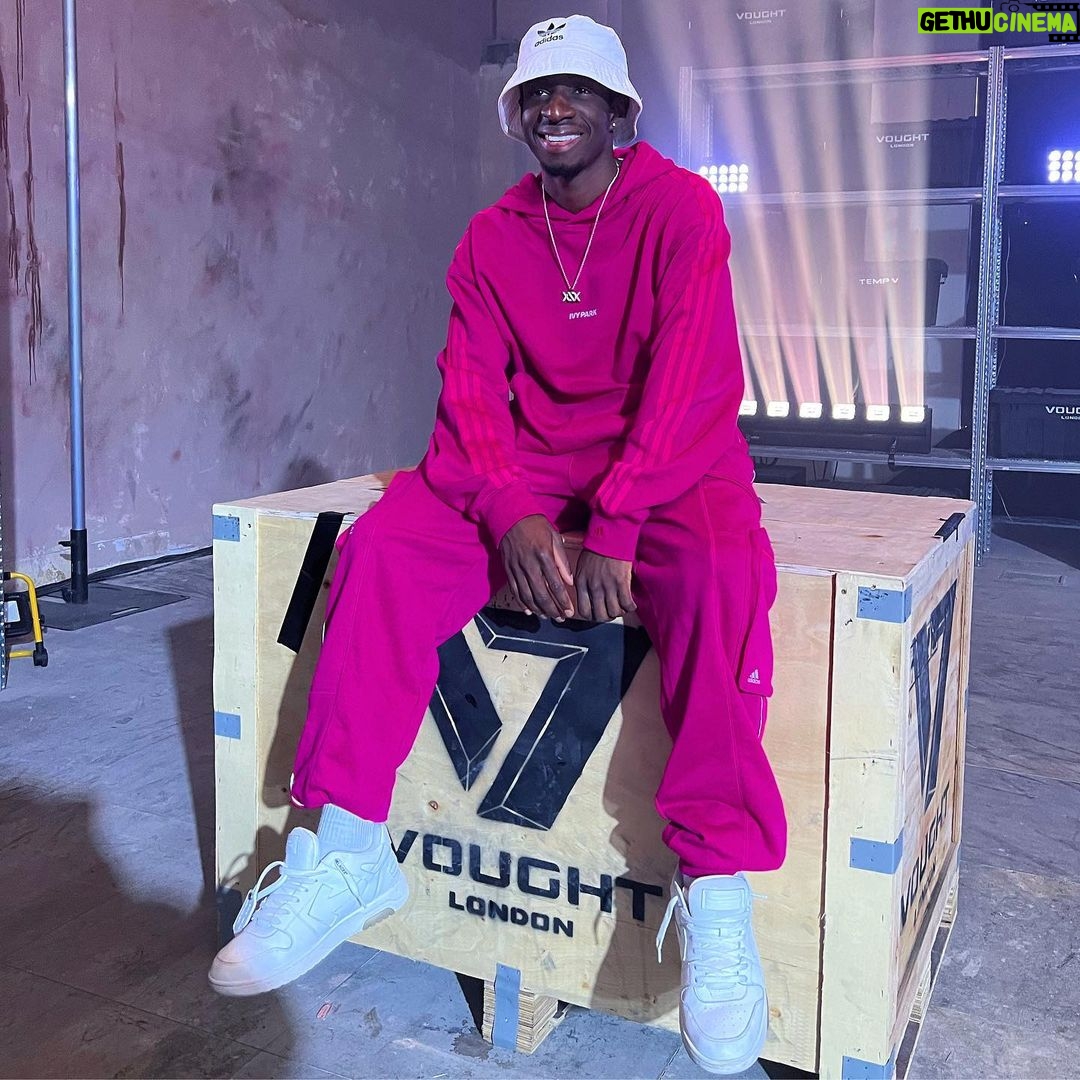 Tobi Brown Instagram - Some madness with @primevideouk at the Get the V experience for #TheBoys S3 Tomorrow is your last chance to go to this immersive experience. Go to Get-The-V.com for your free tickets #TheBoysPremier #TempV #ad London, United Kingdom