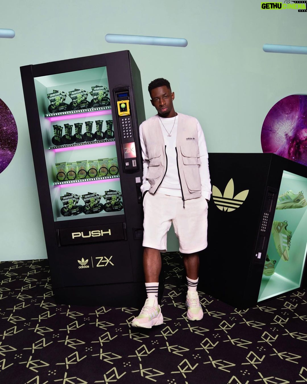 Tobi Brown Instagram - ππ« @adidaslondon got me looking and feeling fly in the New ZX! Had a blast shooting in this campaign alongside @elzthewitch @itsbigzuu @sxxxxxx! Check it out in-store and on the adidas website (link in stories!!) #createdwithadidas