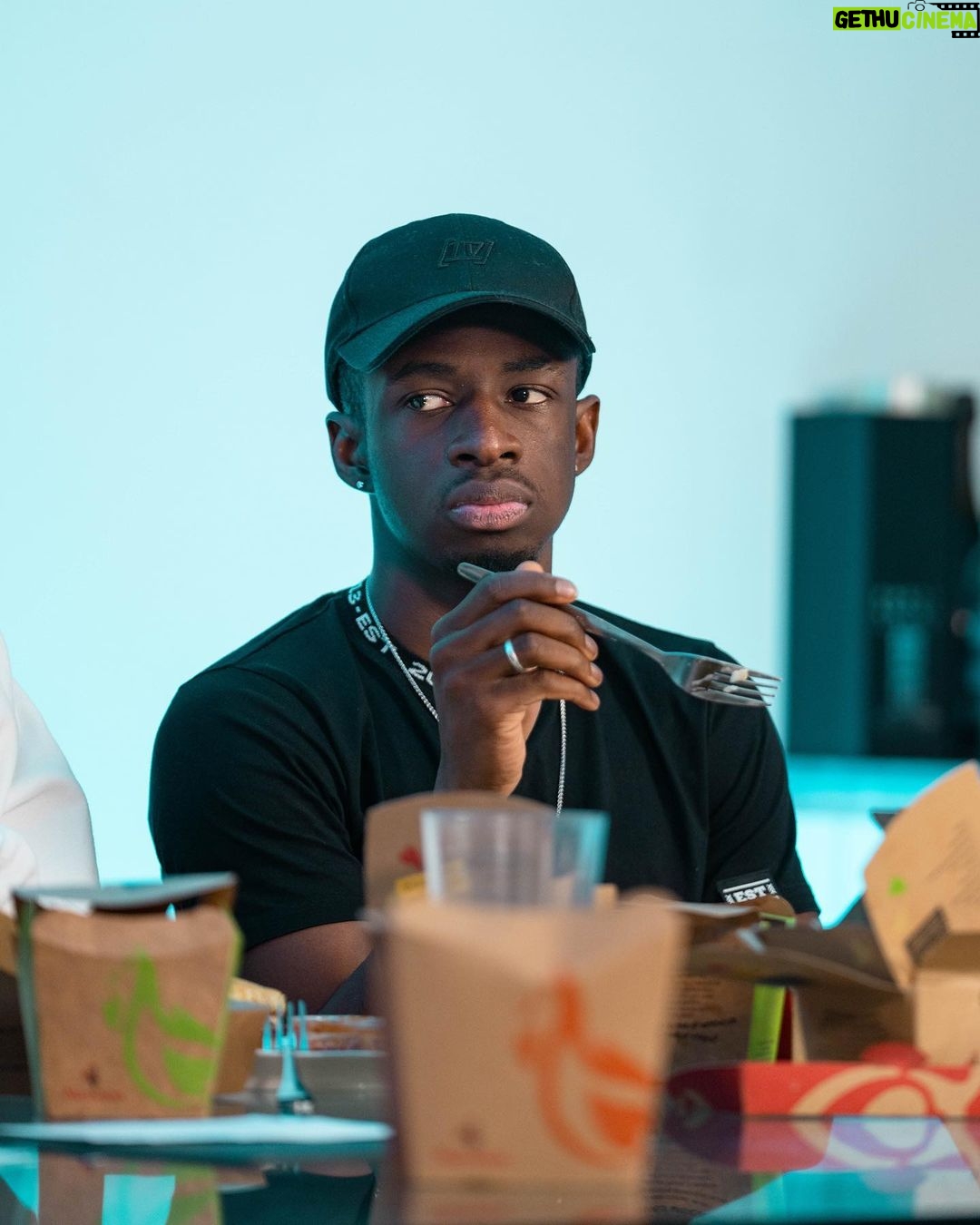 Tobi Brown Instagram - When she starts picking at your food after insisting she wasn’t hungry😂😭 📸: @kirstylouisewells London, United Kingdom