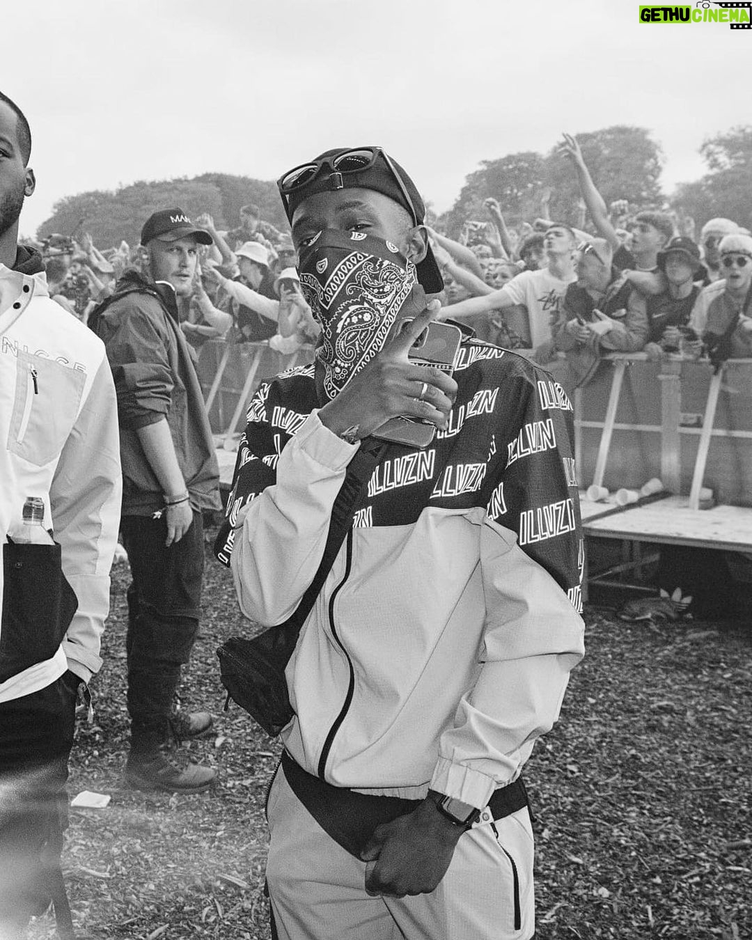 Tobi Brown - 296.6K Likes - Leeds Fest 2021 โค๏ธ
๐ธ: @johnoncam