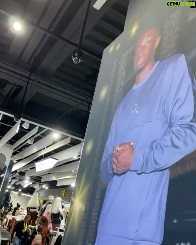 Tobi Brown - 457K Likes - โค๏ธโค๏ธโค๏ธโค๏ธโค๏ธโค๏ธโค๏ธ
My Nephew recognised me on a poster in JD and smiled. I am happy.
๐ธ: @ally.hobsonx