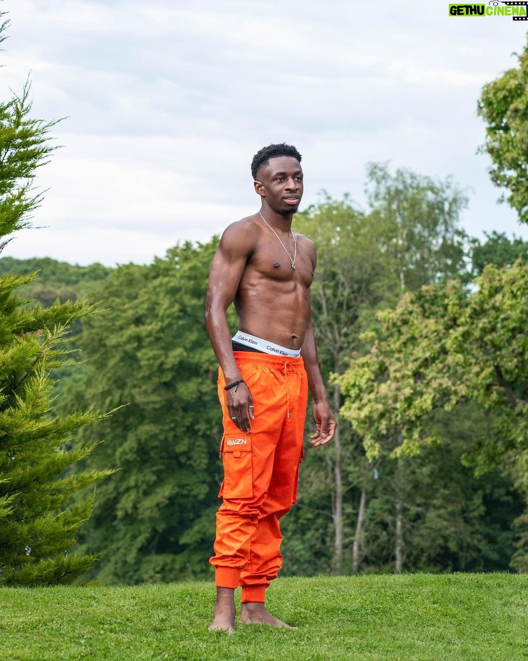 Tobi Brown - 279K Likes - Slight Shaolin vibesโฆโ๏ธ๐ถโฆ
๐ธ: @kirstylouisewells