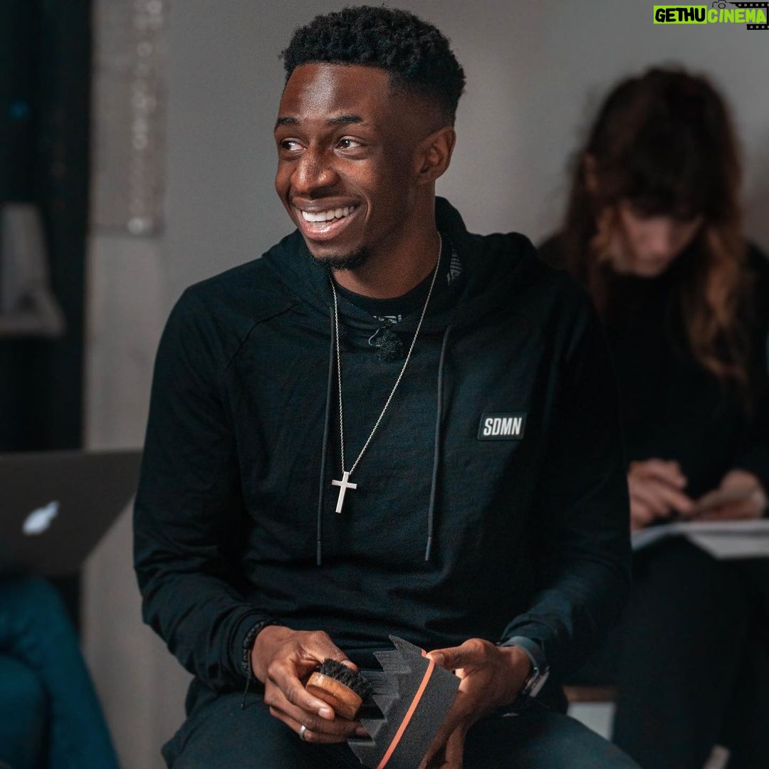 Tobi Brown Instagram - This is the smile of a man with a fresh trim. 📸: @kirstylouisewells