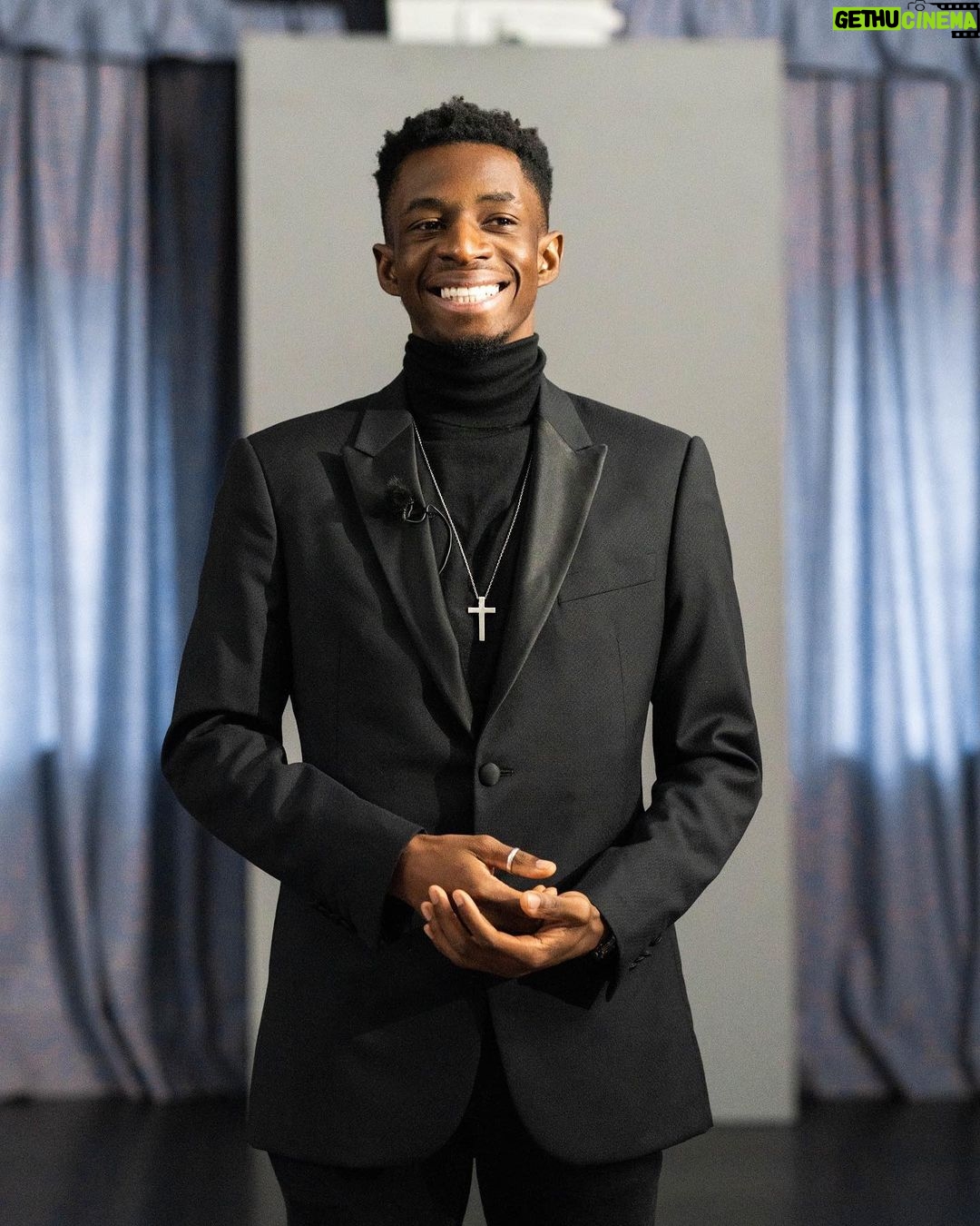Tobi Brown - 312.6K Likes - Does the turtleneck suit me?
๐ธ: @kirstylouisewells