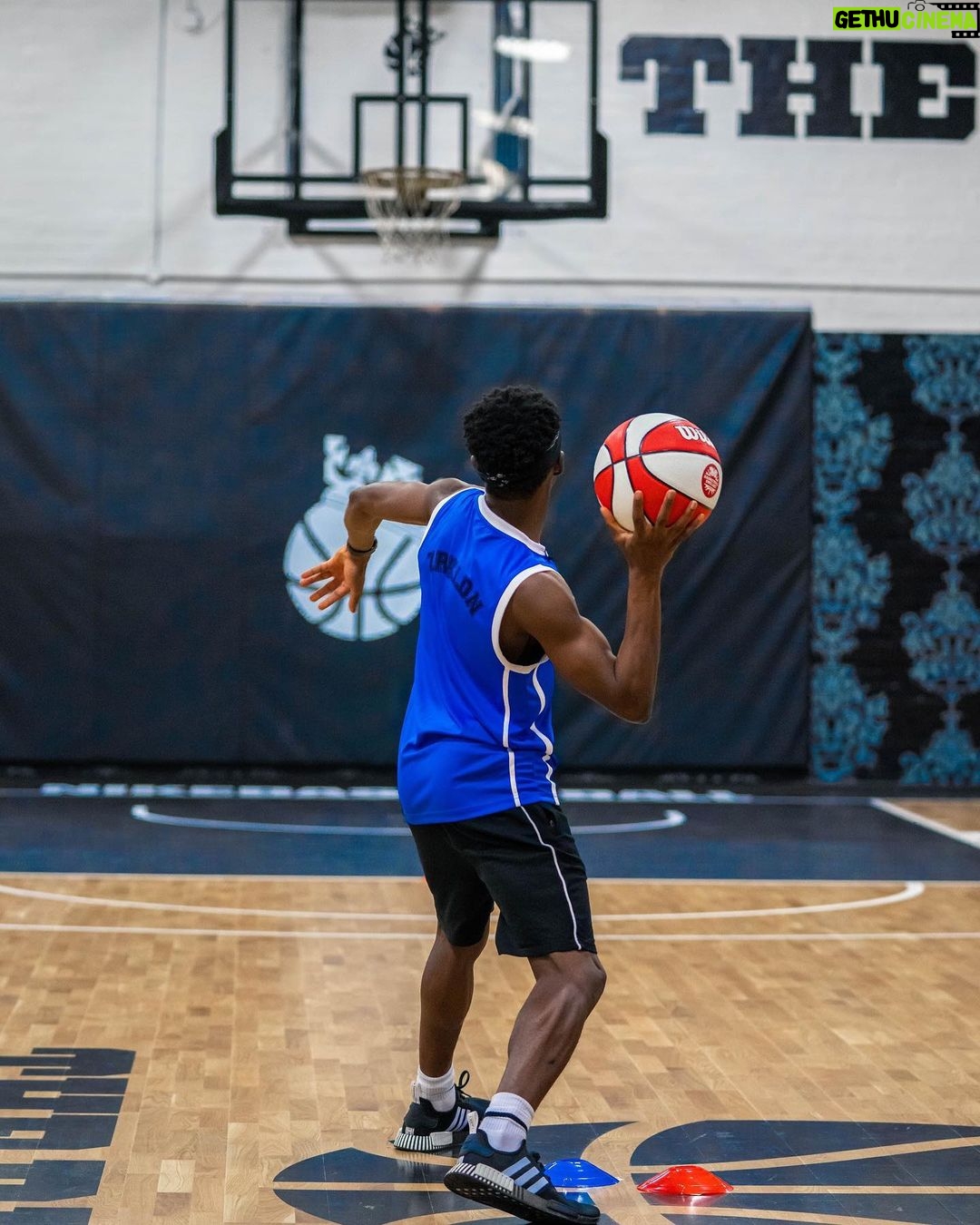 Tobi Brown Instagram - Action shot of me shooting my shot. (I missed though) 📸: @kirstylouisewells