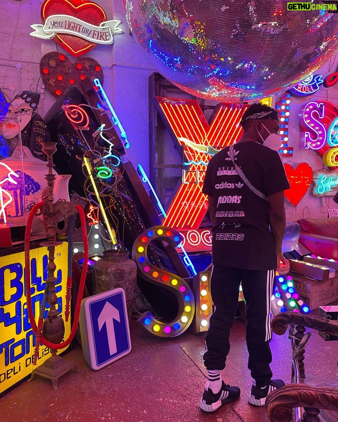 Tobi Brown Instagram - Wanna be in with the chance of winning Sony a5100 Mirrorless Camera? All you need to do is follow @jdofficial, like and comment on this post to be in with the chance of winning. Comp ends 02.08.20 #AD God's Own Junkyard