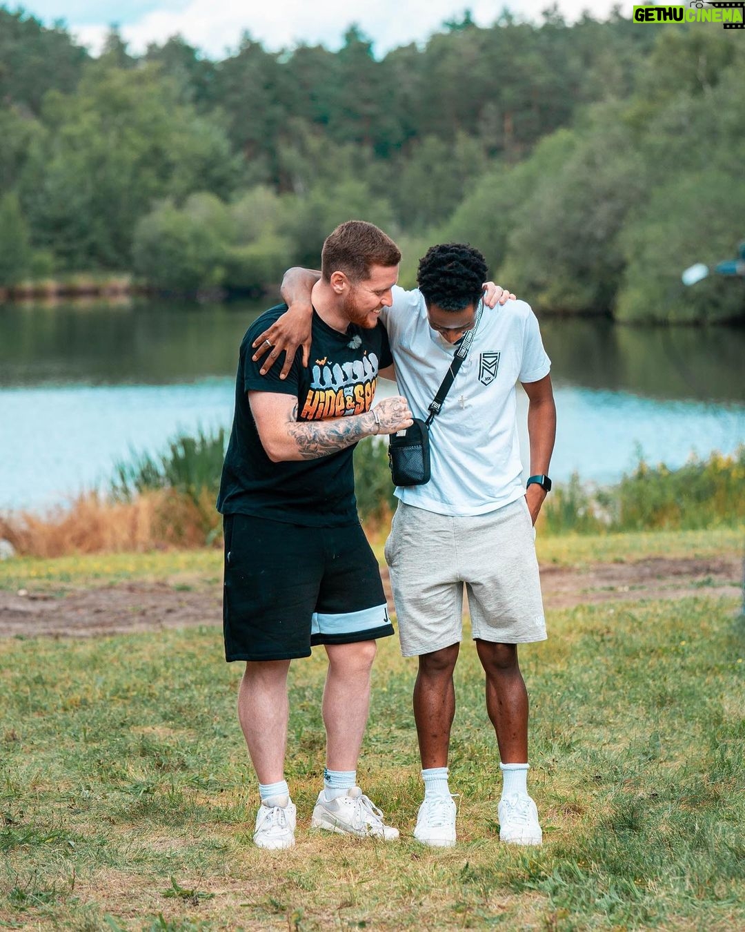 Tobi Brown Instagram - “There’s a nugget in the tent” 📸: @kirstylouisewells