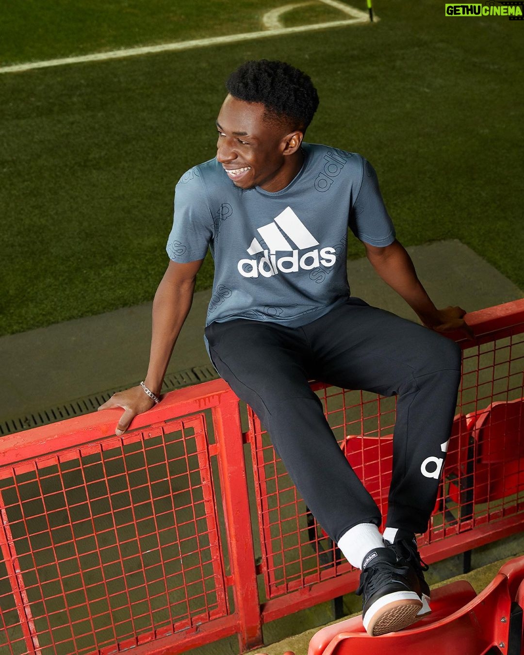 Tobi Brown - 318.3K Likes - I could cry. Tobi Brown doing up โmodelโ for @adidas ๐ฅบ 12 year old me would never believe this. God is great ๐๐ฟโค๏ธ
From then, for now #createdwithadidas
(All content was shot before March 2020)