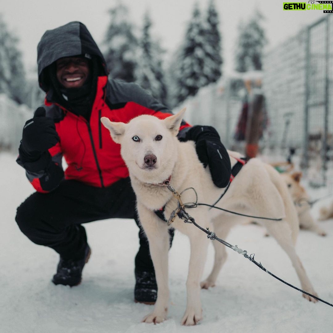 Tobi Brown Instagram - Merry Christmas from me and my darg🎅🏿🦮 Finland / Lapland