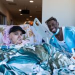 Tobi Brown Instagram - The most beautiful voice and smile. Made a new best friend 🥹 Keep fighting superstar, we’re all rooting for you @txc.blue 💙 thank you @itssozer for making it possible to meet this incredible young lady. Melbourne, Victoria, Australia