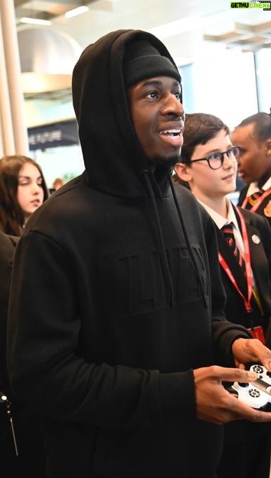 Tobi Brown Instagram - What an amazing opportunity to talk to secondary school students from across London about AI and the role it will play in the future of the workplace. The #AlexaYoungInnovatorChallenge launched with the #JobsFairOfTheFuture and I’m so excited to be part of the judging panel alongside some incredible names, to see what innovative Alexa skills kids create. To enter the challenge or to find out more go to www.amazonfutureengineer.co.uk/ayic #AYIC #ad