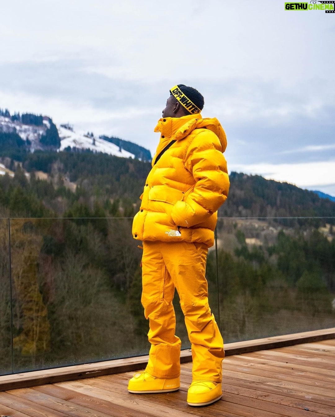 Tobi Brown Instagram - Ski Dump: Coldest Photos ⛷️