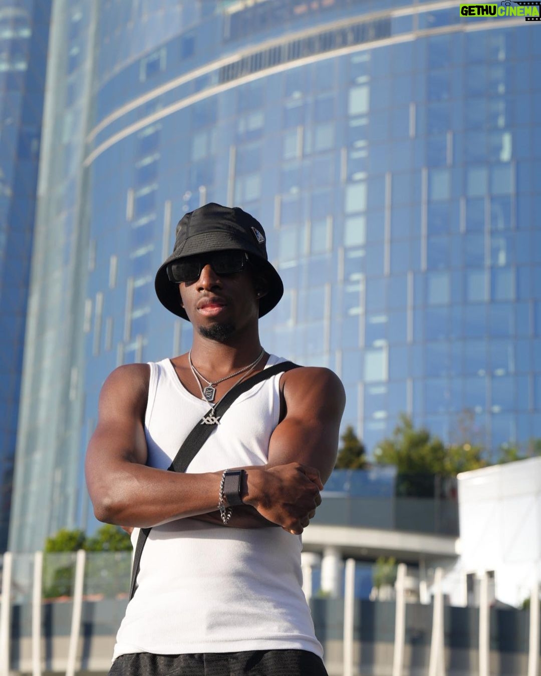 Tobi Brown - 282.8K Likes -