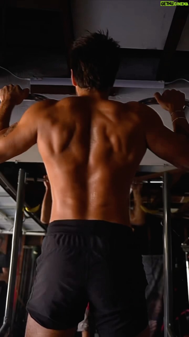 Todd Smith Instagram - we over the workout fad yet? VO by @davidalvareeezy, workout by @me, viewed by @y’all, ta pendejo