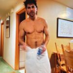 Todd Smith Instagram – first and third photo by the hair plug king himself, @zane <3