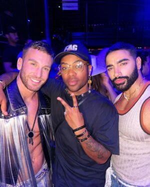 Todrick Hall Instagram - Last night was a blast! Got to see @jessejamespattison do his thing on @rupaulsdragrace with the handsome @laith_ashley then got to see @estitties perform her new single “Bootz” for the first time! Also got to meet the sweet @willowpillqueen 💕