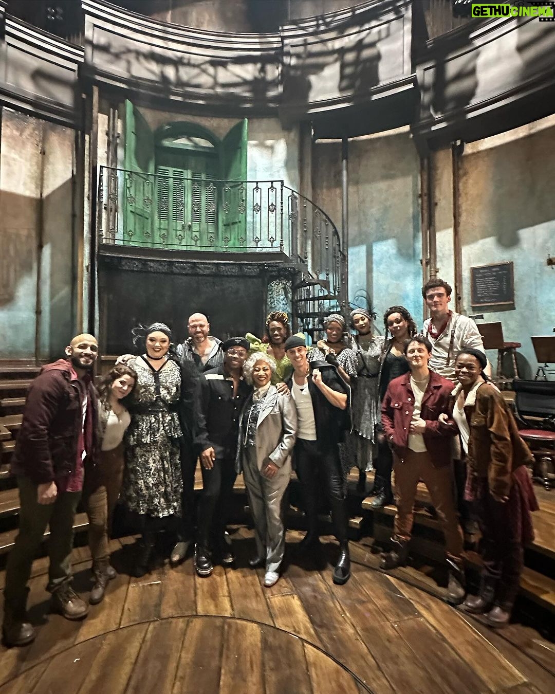 Todrick Hall Instagram - The last 48 hours in London have already been a vibe! 🇬🇧💂 The last slide is an important PSA 🤷🏾♂️ London, United Kingdom
