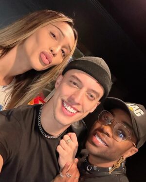 Todrick Hall Instagram - Last night was a blast! Got to see @jessejamespattison do his thing on @rupaulsdragrace with the handsome @laith_ashley then got to see @estitties perform her new single “Bootz” for the first time! Also got to meet the sweet @willowpillqueen 💕