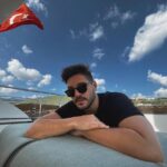 Tolgahan Sayışman Instagram – Seviyoruz denizi ve güneşi 💛 Bodrum
