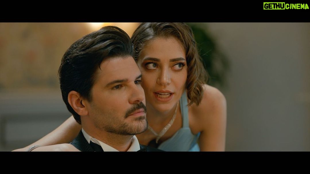 Tolgahan Sayışman Instagram - ve “AYNASIZ HALUK artis(z)-polis” filmimizin ilk fragmanı 👮🏻♂️🤵🏻… Emeği geçen herkese selam olsun💛. 29 Nisan da herkesi bolca gülmek ve eğlenmek için sinemalara bekliyoruz 🍿🤲… @ozyagciler @algieke @sarpbozkurt @oznurserceler @serdarsanal @mehmet.bozdogan @tokdemirsera @caglabozy @barbarosdikmen @aslihankaralar @makbulekosif @bulentisbilen @hanmedyapim 🎥 💛