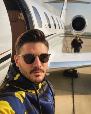 Tolgahan Sayışman Instagram - Back to business✋🏻🛩
Misafirperveligin icin tesekkurler Van😉