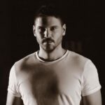 Tolgahan Sayışman Instagram – Herkese öncelikle ailesi ve sevdikleriyle birlikte mutlu bayramlar dilerim💕. “Şampiyon” dizisinin son planını çekerek çekimlerini tamamlamış bulunmaktayız.”Şampiyon” için emek harcamış a dan z ye herkese ve desteklerini esirgemeyen izleyicilerimize sonsuz teşekkür ederim.Tekrar en kısa zamanda görüşmek üzere 👋 💐…
