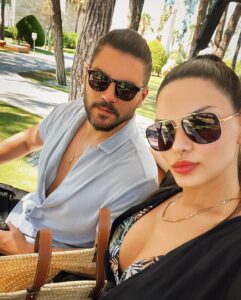 Tolgahan Sayışman Instagram - Herkesin bayramını en içten dileklerimle kutlarım 🤲🏻 Ailenizle ve sevdiklerinizle harika bir bayram olsun inşallah 🫶 İyi bayramlar 🎈 Regnum Carya