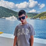Tolgahan Sayışman Instagram – Seviyoruz denizi ve güneşi 💛 Bodrum