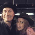 Tom Cavanagh Instagram - Back in the saddle. #theFlash Partner-in-crime @kimberlywilliamspaisley shines 🌞 her inimitable light on the Flash⚡️