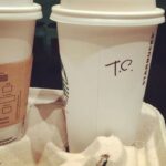 Tom Cavanagh Instagram - Free coffee? GOOOAAL! #StadiumSeries @tha_los #theFlash