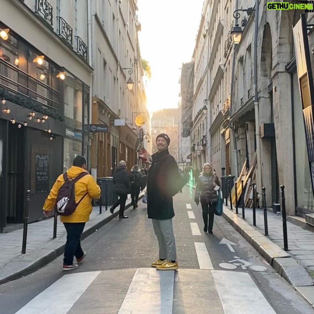 Tom Cavanagh Instagram - Paris, Allez 🇫🇷 🎥