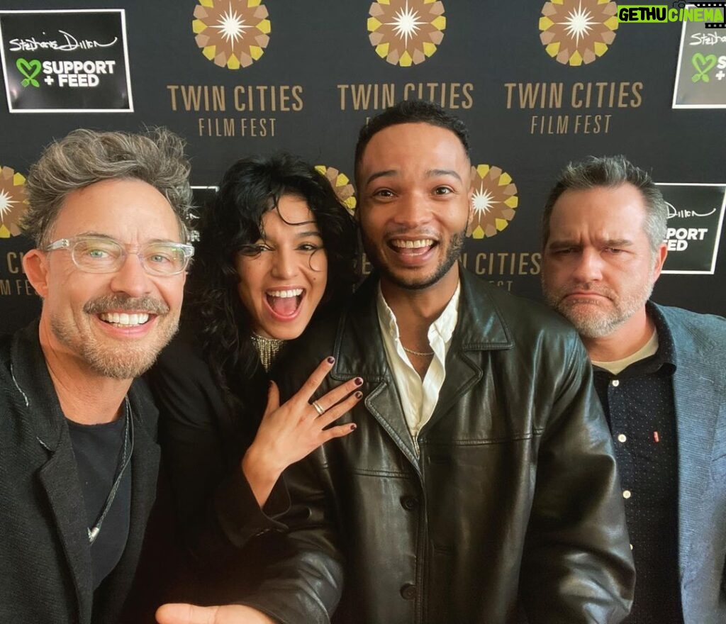 Tom Cavanagh Instagram - All smiles at the Premiere of our movie “BITCON” at @twincitiesfilmfest ! 🎥 Well, all smiles on the actors. Director @matt.osterman plays it more, um…reserved? 🎥 @bitcon_movie