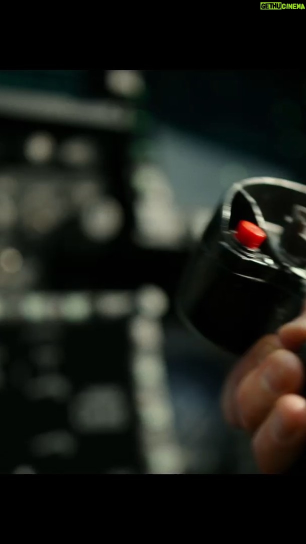Tom Cruise - 542.1K Likes - See you in the sky. #TopGun