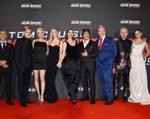 Tom Cruise Instagram - It’s all for the fans. Thank you to everyone who came out to the UK premiere.