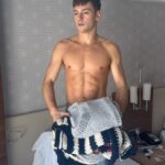 Tom Daley Instagram – WHAT I MADE AT THE WORLD CHAMPS! 🧶❤️🫶
•
•
I had to get resourceful during my time away, as I only had a certain amount of yarn with me! Hence why some things don’t have sides! But it was fun to play a little bit of yarn chicken when it came to some of the bigger makes! 
•
•
Which was your fave?
@madewithlovebytomdaley