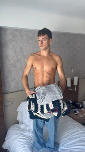 Tom Daley Instagram - WHAT I MADE AT THE WORLD CHAMPS! 🧶❤️🫶
•
•
I had to get resourceful during my time away, as I only had a certain amount of yarn with me! Hence why some things don’t have sides! But it was fun to play a little bit of yarn chicken when it came to some of the bigger makes! 
•
•
Which was your fave?
@madewithlovebytomdaley