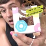 Tom Daley Instagram - #ad Mini Pizza Calzones, Cheese and Ham Bites, Maple Pecan Yumnuts … @marksandspencer you do spoil me!! 🤩 Just love getting to try out what’s new at M&S, and this month was a real sweet vs savoury battle! 👏 #MyMarksFave #thisisnotjust