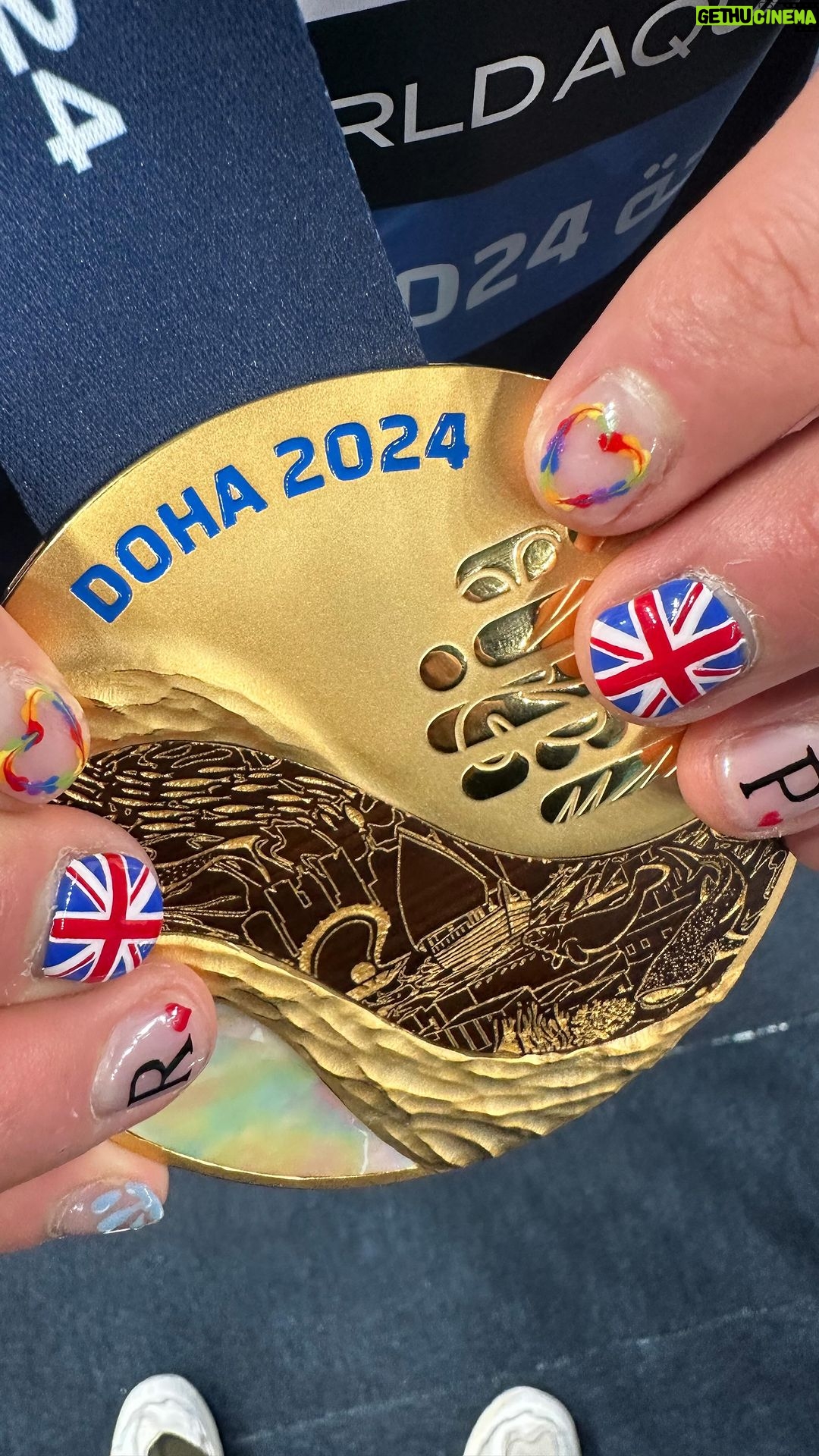 Tom Daley Instagram - COMPETITION NAILS! π
πΌπ₯π¬π§ β’ β’ R for Robbie and P for Phoenix to keep them close when I compete β€οΈ β’ β’ Thank you @rimmellondonuki and @stephie_nails