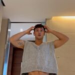 Tom Daley Instagram - MAKE A SWEATER VEST WITH ME! ❤️ @madewithlovebytomdaley