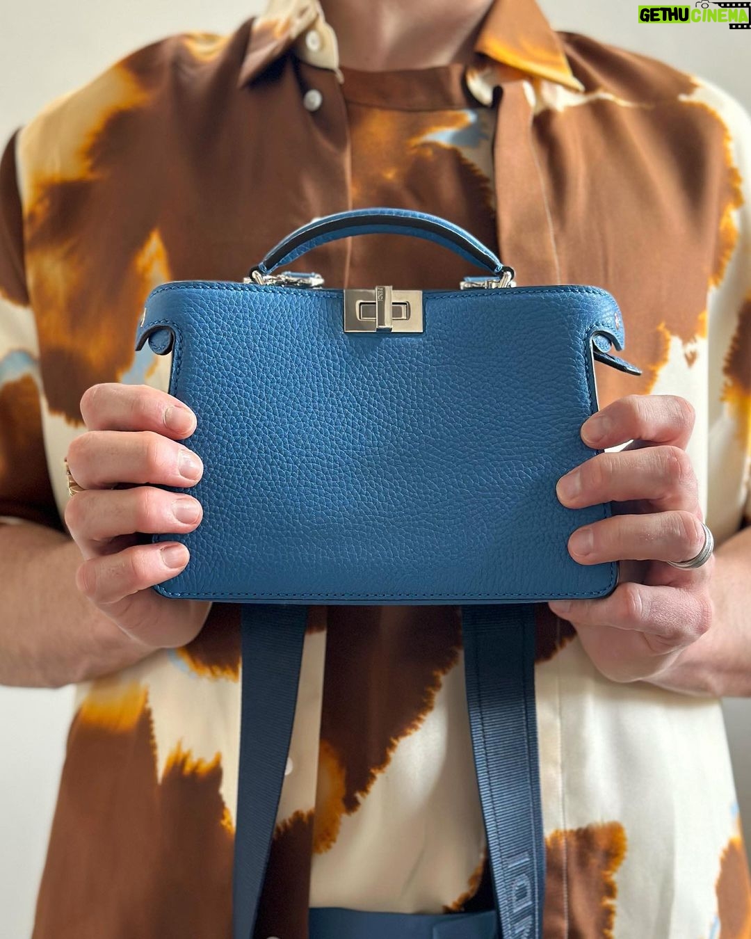 Tom Daley Instagram - PEEKABOO! 👜 • • #fendipeekaboo #inlovewithmyPeekaboo @fendi @silviaventurinifendi @mrkimjones @delfinadelettrez #ad