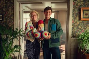 Tom Daley Instagram - 🚨 Chance to WIN Dr. Jean Milburn’s cardigan as seen on @sexeducation, knitted last year by me! Enter the prize draw run by @mindcharity in support of LGBTQIA+ projects.. link to enter in bio!