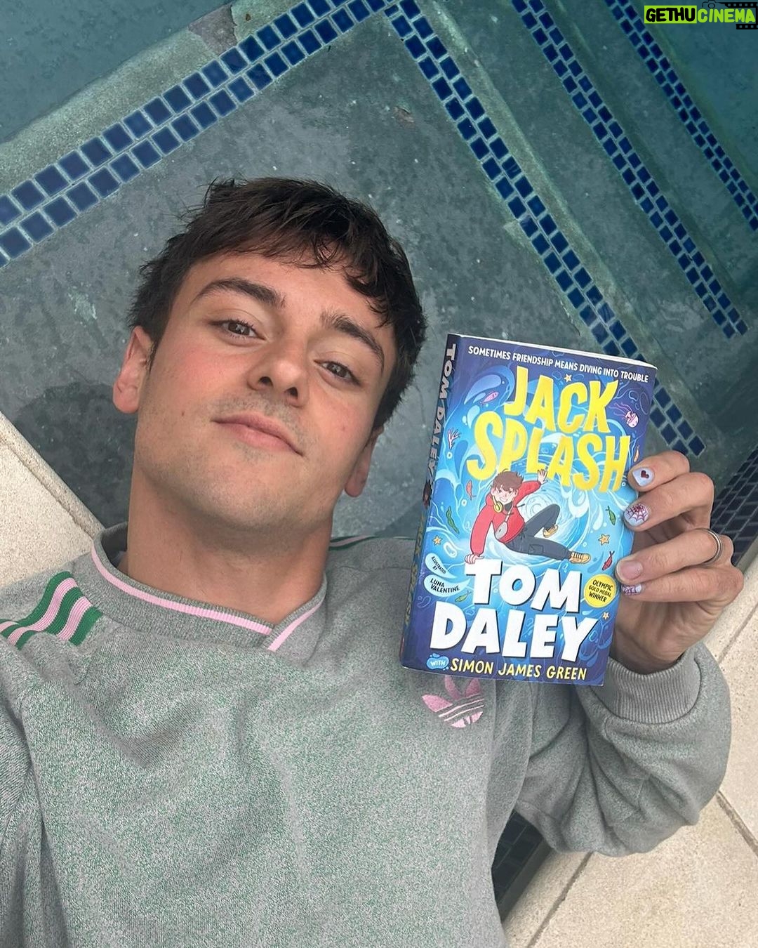 Tom Daley Instagram - Less than a week to go until you all get to meet Jack Splash π Get yours delivered the day itβs out by pre-ordering, all links in bio π