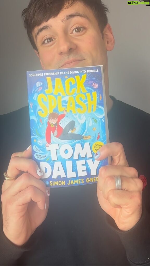 Tom Daley Instagram - He’s here! 💦🌊 Seeing my first children’s book is completely surreal. Thank you so much to @simonjamesgreen and @lunavalentineart for helping me bring this story to life. I can’t wait for everyone to meet Jack Splash! Out 14th March. Preorder links in bio!