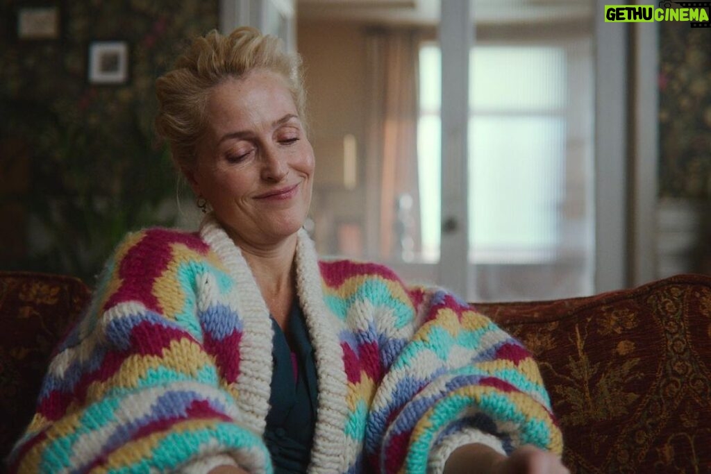Tom Daley Instagram - 🚨 Chance to WIN Dr. Jean Milburn’s cardigan as seen on @sexeducation, knitted last year by me! Enter the prize draw run by @mindcharity in support of LGBTQIA+ projects.. link to enter in bio!