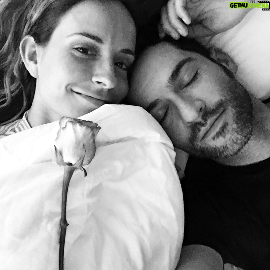 Tom Ellis - 1 Million Likes - Happy Valentine’s Day to my Missing jigsaw piece @moppyoppenheimer I love you ❤️💕