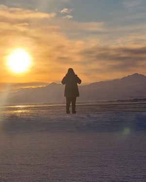 Tom Ellis Instagram - #tbt to shooting in Iceland a month ago. I’ve wanted to see the Northern Lights my whole life and was not disappointed. What A Stunning country ❤️🇮🇸
