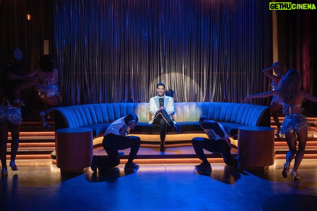 Tom Ellis - 714K Likes - "The best thing to do is always follow your greatest desire." Lucifer Morningstar 😈
#bts #lucifer